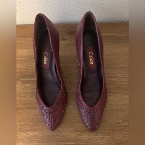 Women's Burgundy Heels. Calico brand. Size 7 1/2 medium.